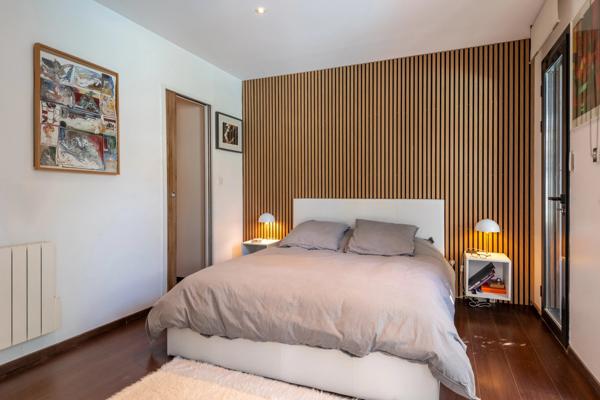 Maison contemporaine 141 m² – terrain 711 m² – 4 chambres – piscine