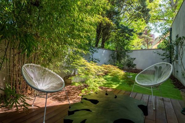 Maison contemporaine 141 m² – terrain 711 m² – 4 chambres – piscine