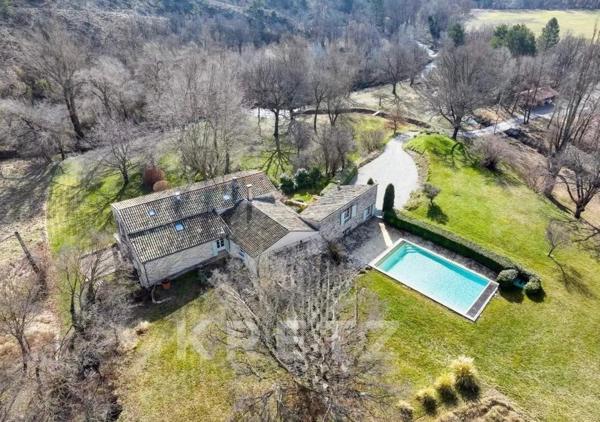 Moulin entièrement rénové avec SPA