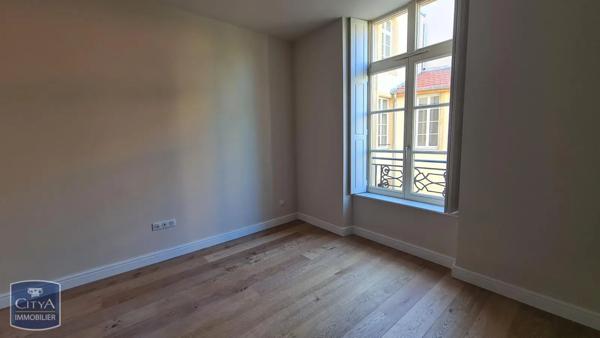 Appartement à louer 3 pièces 76.45m²