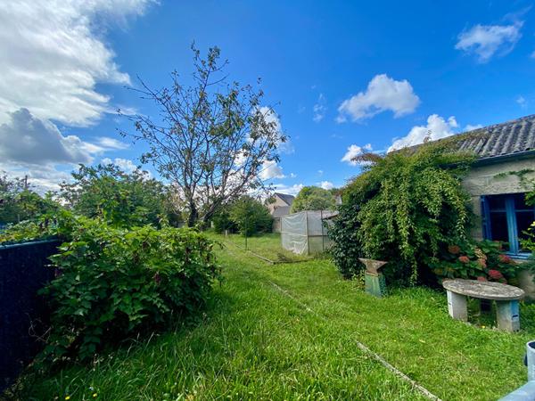 Maison en pierre à vendre à Bobital proche Dinan., 3 chambres, jardin et dépendances