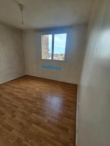 Appartement avec place de parking attitrée à AULNAY SOUS BOIS (93)