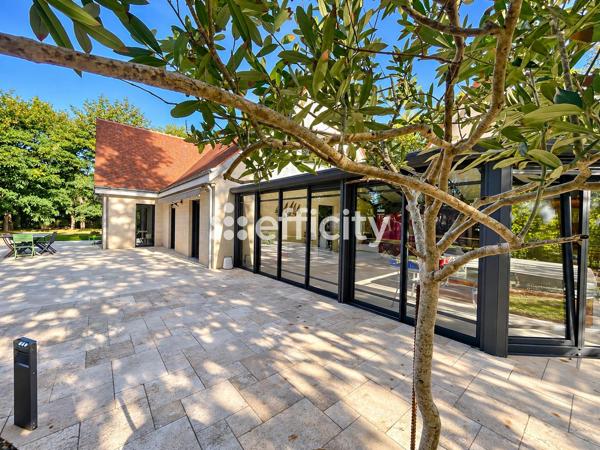 Maison
         7 pièces
        - 230 m² Bien prestige 575 000 € *