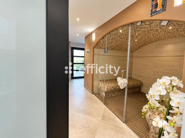 Maison
         7 pièces
        - 230 m² Bien prestige 575 000 € *