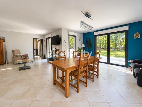 Maison
         7 pièces
        - 230 m² Bien prestige 575 000 € *