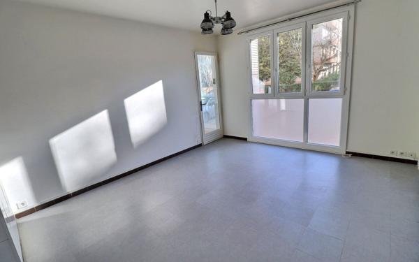 Appartement à vendre    4 pièces • 63,60 m2 Marseille 9