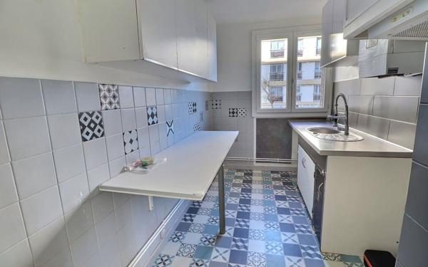 Appartement à vendre    4 pièces • 63,60 m2 Marseille 9