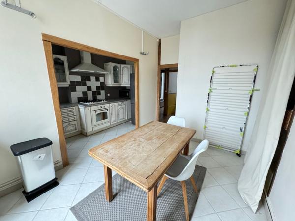 Location
                Appartement48,37 m² - 2 Pièces -
                    ORLEANS (45000)