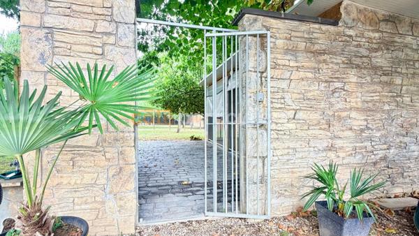 Vente
                Maison160 m² - 7 Pièces -
                    MONTAUBAN (82000)