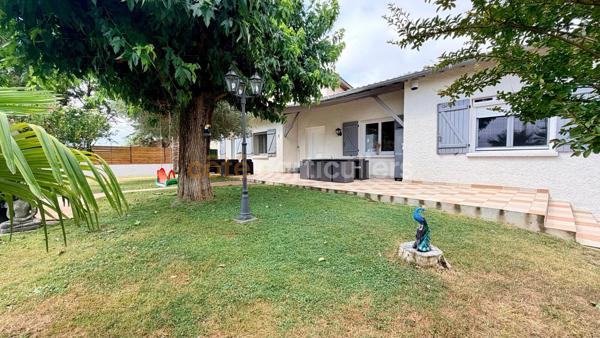 Vente
                Maison160 m² - 7 Pièces -
                    MONTAUBAN (82000)