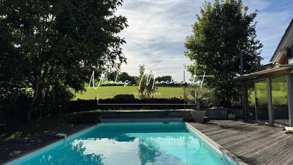 Nuces- Maison d'architecte avec piscine