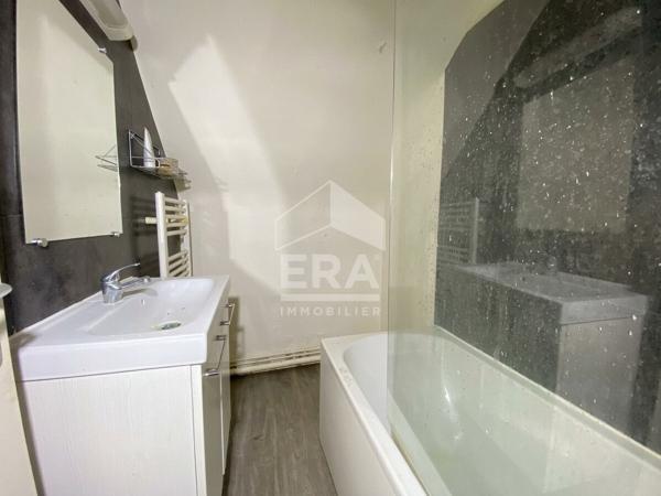 IMMEUBLE DE RAPPORT ? VIEUX LAVAL ? 6 APPARTEMENTS