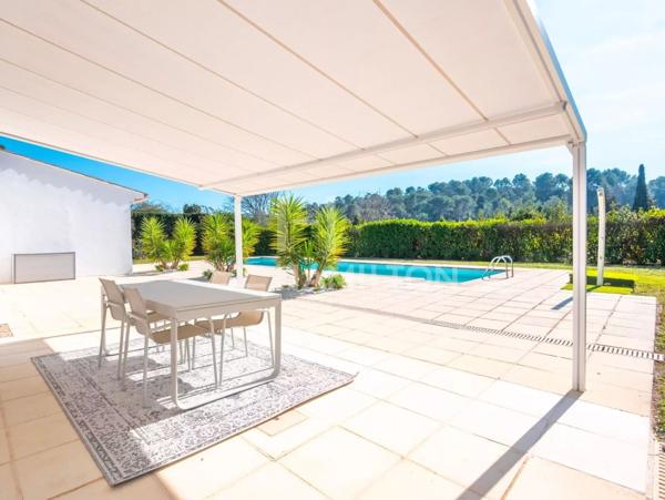 Valbonne – Villa de Plain-Pied avec Piscine Valbonne