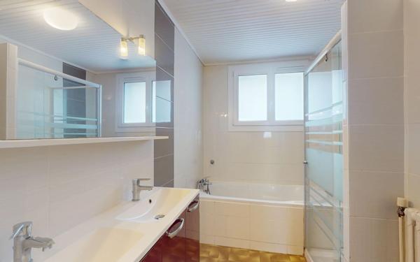 Maison à vendre    4 pièces •  Portes-lès-Valence