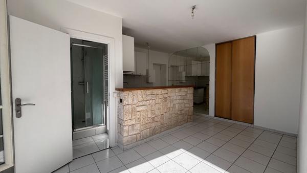 2 PIÈCES LUMINEUX PROCHES TOUTES COMMODITÉS