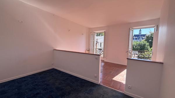 2 PIÈCES LUMINEUX PROCHES TOUTES COMMODITÉS