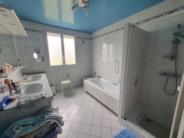 Maison de 102 m2 avec 3 chambres à acheter à Hagetmau Maison de 102 m2 avec 3 chambres à acheter à Hagetmau