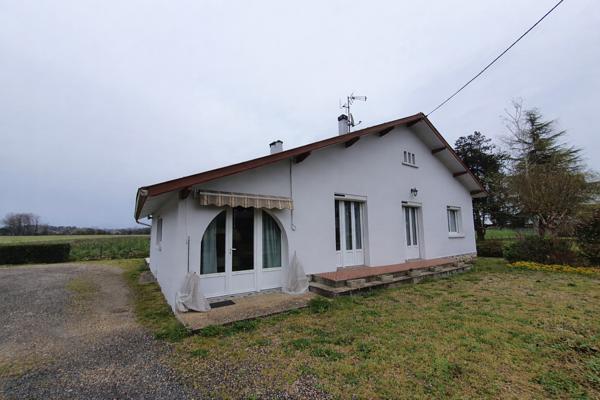 Maison de 102 m2 avec 3 chambres à acheter à Hagetmau Maison de 102 m2 avec 3 chambres à acheter à Hagetmau