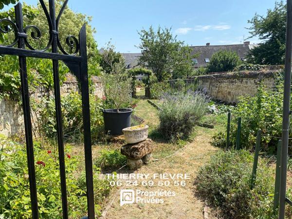 A VENDRE - COEUR DE VILLAGE CHOUZÉ SUR LOIRE MAISON 6 PIÈCES 130 m2  TERRASSE  JARDIN CAVE