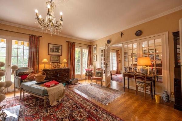 Maison à vendre |  Bourges |  8 pièces | 191 m²