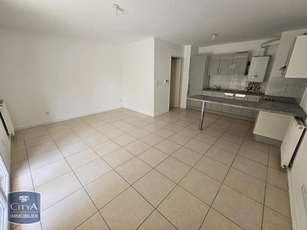 Appartement à louer 3 pièces 63.21m² Chevry (01170)