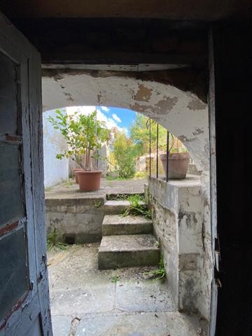 Pons (17800) PONS centre ville 126 m² habitables 3 chambres et jardin