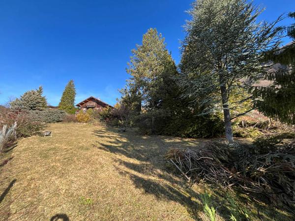 Terrains 750 m2 constructible orienté plein sud à Verel Pragondran