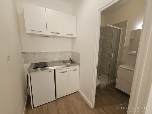 Poitiers centre-ville, secteur Cathédrale, studio 17m² entièrement rénové.