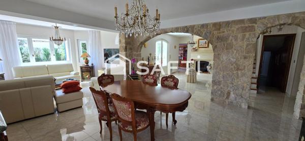 VILLA de charme avec T2 indépendant et piscine