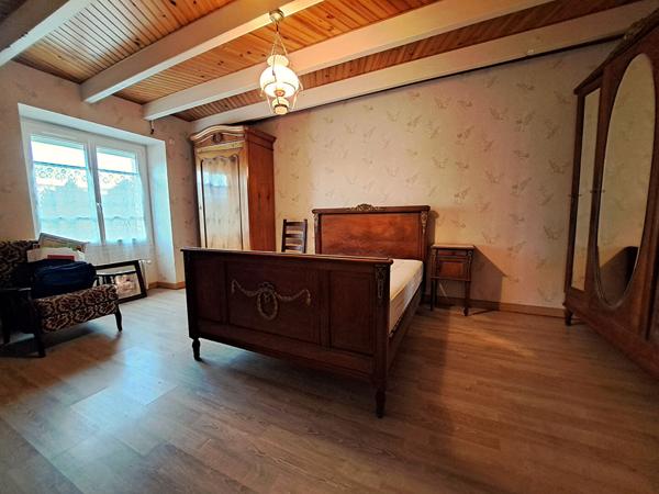 Maison 5 pièces sur la commune de MOUCHAMPS !!