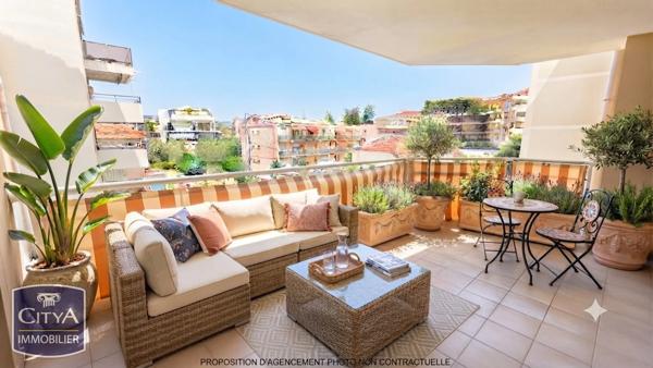 Appartement à vendre 3 pièces 74.48m² Saint-Raphaël (83700)