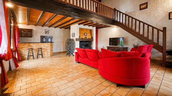 POMAREZ 40 - MAISON 164 m2 - 4 CHAMBRES - DEPENDANCE - PISCINE - TERRAIN CLOS