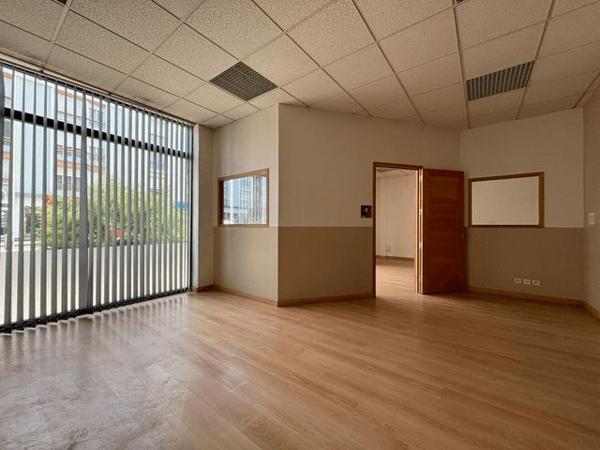 Location Local commercial 4 pièces 74.4 m² - 105 AVENUE DE LA REPUBLIQUE Saint Nazaire 44600