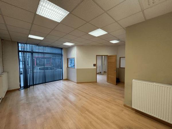 Location Local commercial 4 pièces 74.4 m² - 105 AVENUE DE LA REPUBLIQUE Saint Nazaire 44600