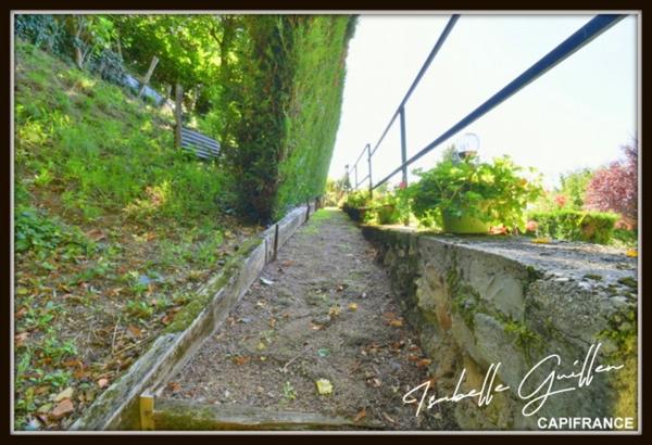 Dpt Cher (18), à vendre CHATEAUMEILLANT maison P5 de 145,7 m² - Terrain de 4 794,00 m²