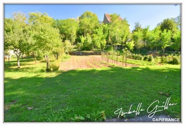 Dpt Cher (18), à vendre CHATEAUMEILLANT maison P5 de 145,7 m² - Terrain de 4 794,00 m²