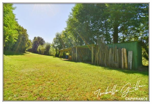 Dpt Cher (18), à vendre CHATEAUMEILLANT maison P5 de 145,7 m² - Terrain de 4 794,00 m²