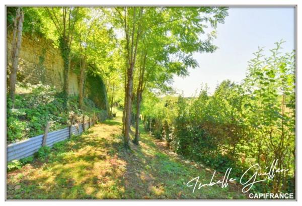 Dpt Cher (18), à vendre CHATEAUMEILLANT maison P5 de 145,7 m² - Terrain de 4 794,00 m²