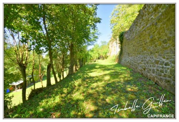 Dpt Cher (18), à vendre CHATEAUMEILLANT maison P5 de 145,7 m² - Terrain de 4 794,00 m²