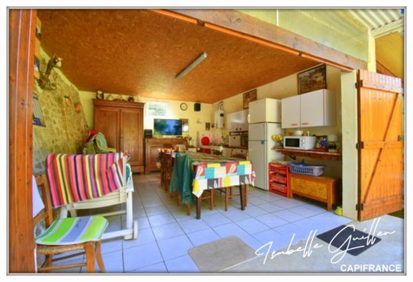 Dpt Cher (18), à vendre CHATEAUMEILLANT maison P5 de 145,7 m² - Terrain de 4 794,00 m²