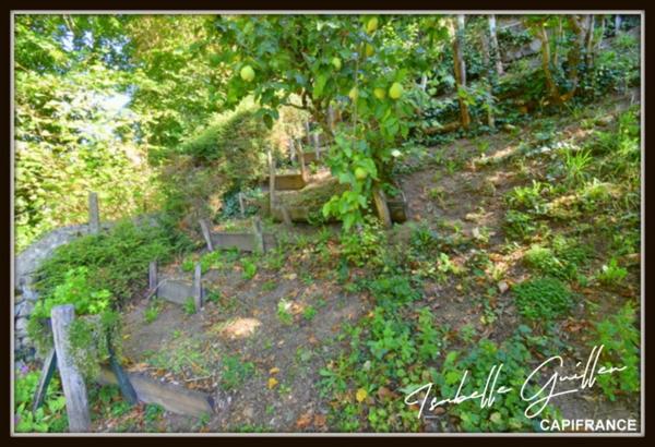 Dpt Cher (18), à vendre CHATEAUMEILLANT maison P5 de 145,7 m² - Terrain de 4 794,00 m²