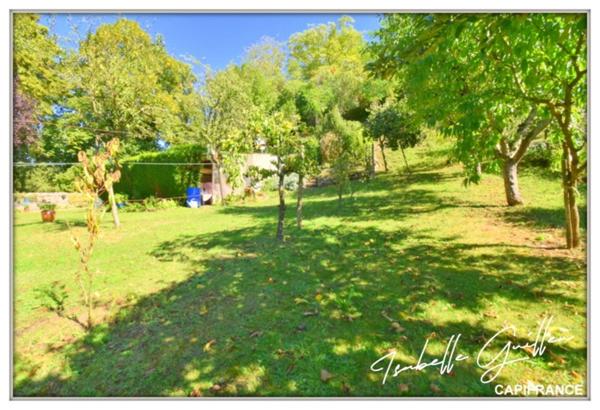 Dpt Cher (18), à vendre CHATEAUMEILLANT maison P5 de 145,7 m² - Terrain de 4 794,00 m²