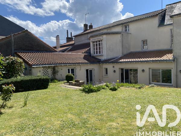 Maison à vendre 8 pièces 295 m² Cholet