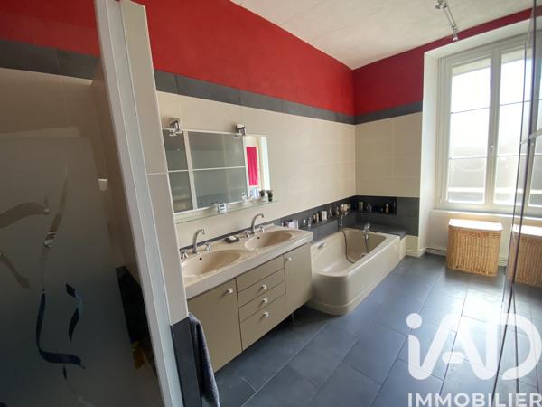 Maison à vendre 8 pièces 295 m² Cholet