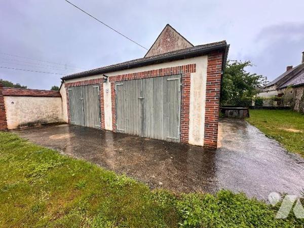En exclusivité :
Ancienne grange rénovée d'environ 100 m² avec électricité, sans eau, sans ass...