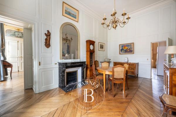 Versailles, Appartement 3 Chambres -  161 m² à vendre