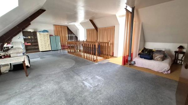 A VENDRE, Maison individuelle de plain pied 5 pièces SAINT QUENTIN (02), Jardin et Double Garage