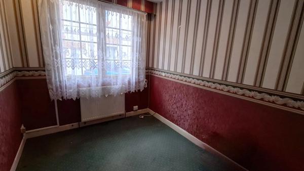 A VENDRE, Maison individuelle de plain pied 5 pièces SAINT QUENTIN (02), Jardin et Double Garage