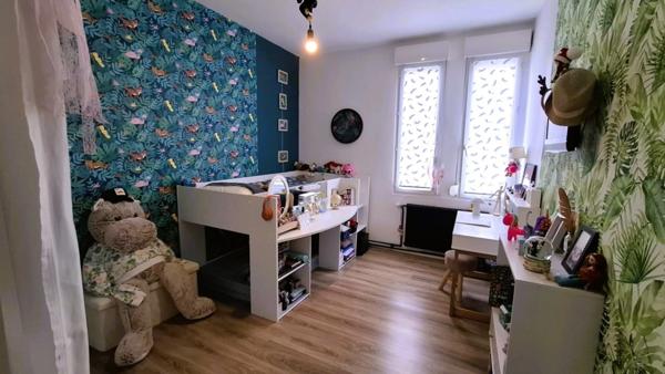 SAINT QUENTIN (02100) A VENDRE Maison Rénovée de 175m2, 4 Chambres, Cour