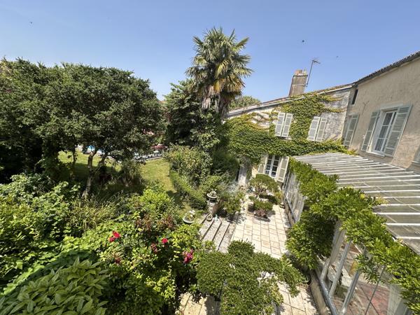 Exceptionnelle maison de maître coeur de St Jean d'Angély Saint-Jean-d'Angély (17400)